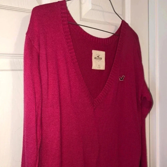 Hollister Sweater - Picture 2 of 4